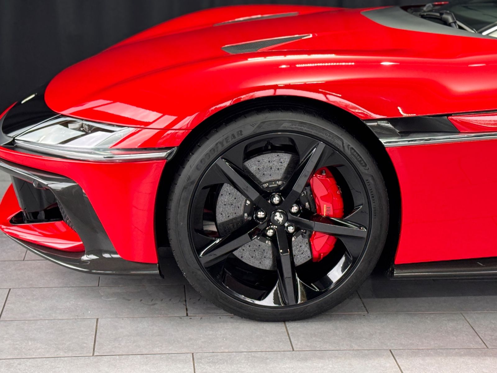 Fahrzeugabbildung Ferrari 12Cilindri|LIFT|FULL-CARBON|RACING-SEAT|ON STOCK