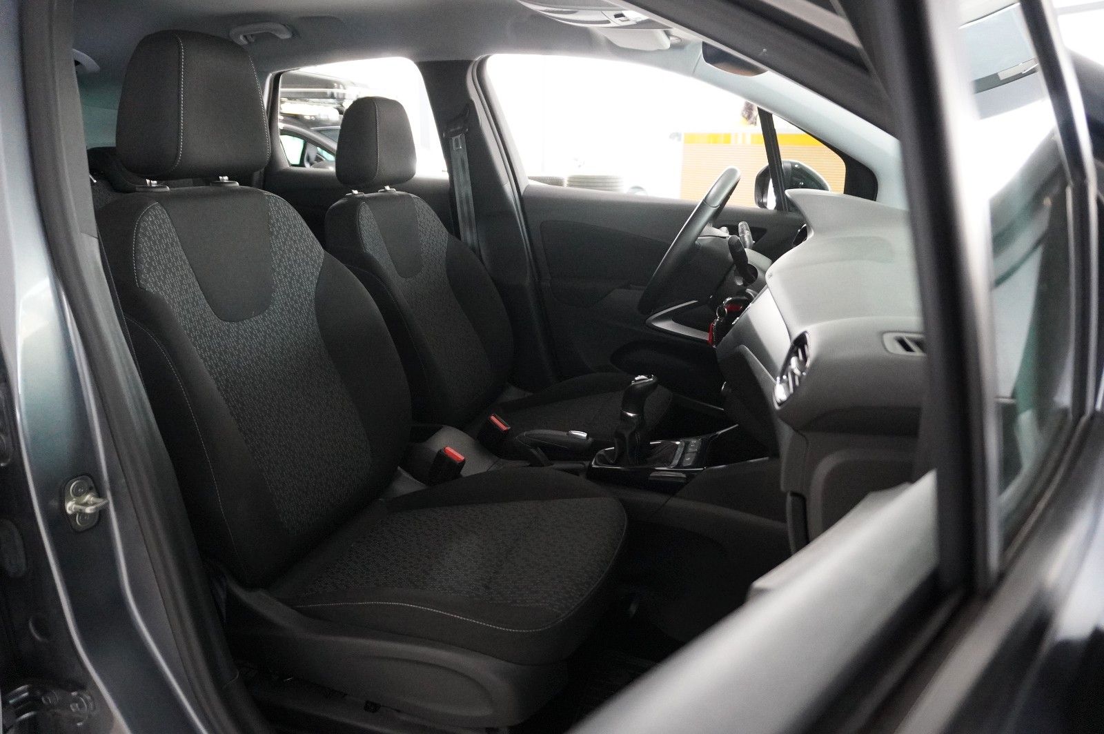 Fahrzeugabbildung Opel Crossland (X) 1.2 EDITION NAVI/LED/SHZ/PDC/TEMP.