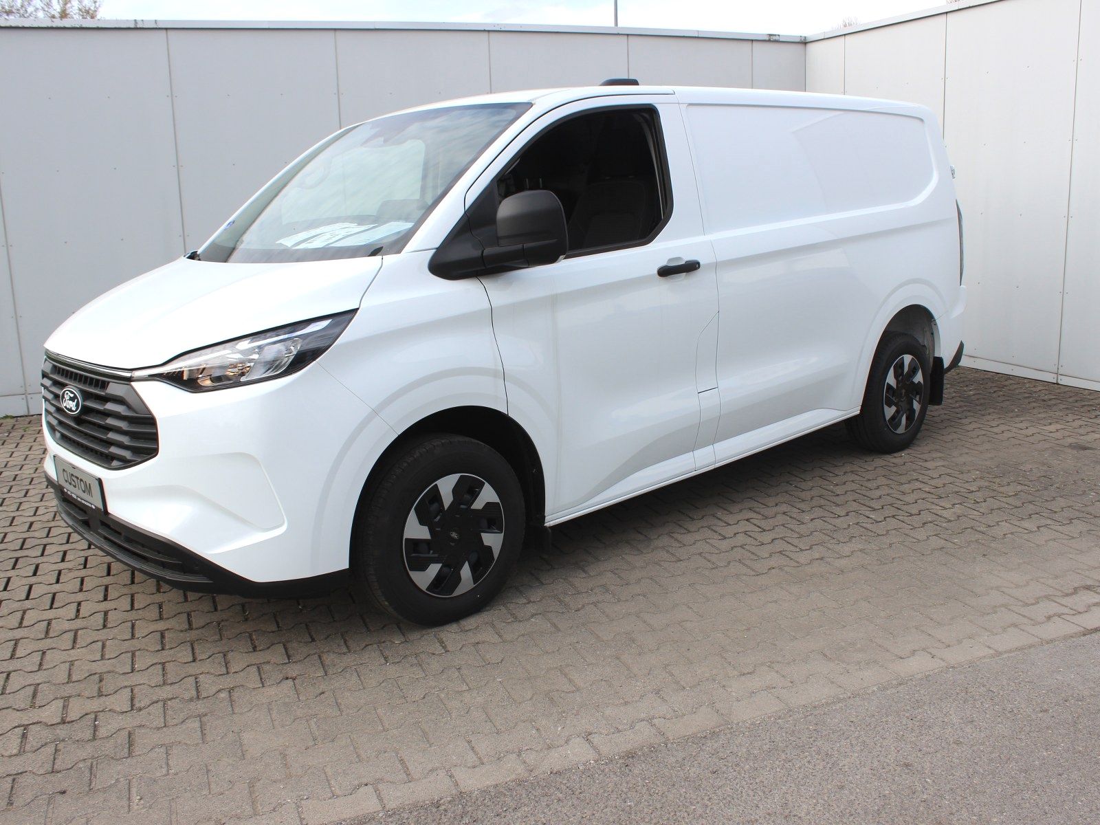Fahrzeugabbildung Ford Transit Custom 320 L1 Trend FWD Plug-in Hybrid