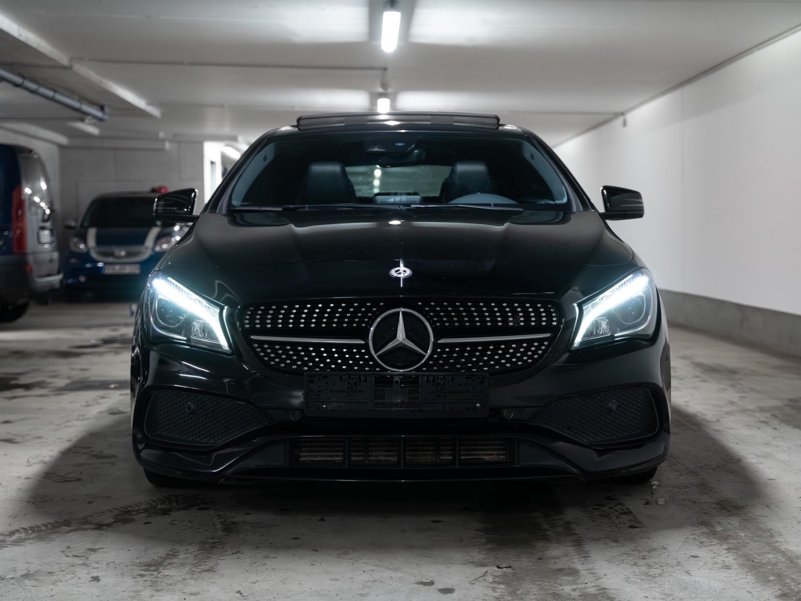 MERCEDES-BENZ CLA 220d AMG LINE*PANORAMADACH*AMBIENTBELE...