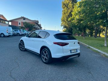 Alfa-Romeo Stelvio - 4
