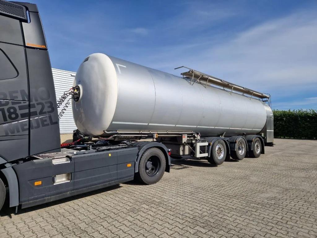 Andere G.MAGYAR 36000 liter geïsoleerde intra / melk ta