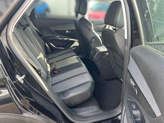 Fahrzeugabbildung Peugeot 3008 Allure Navi Digitales Cockpit LED 2-Zonen-K