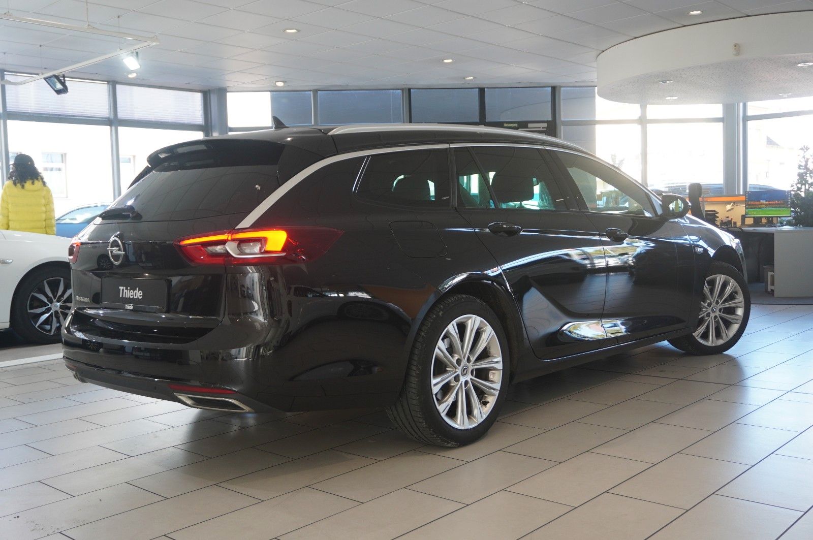Fahrzeugabbildung Opel Insignia B ST 2.0D ELEGANVE NAVI/LED/KAMERA/OPC