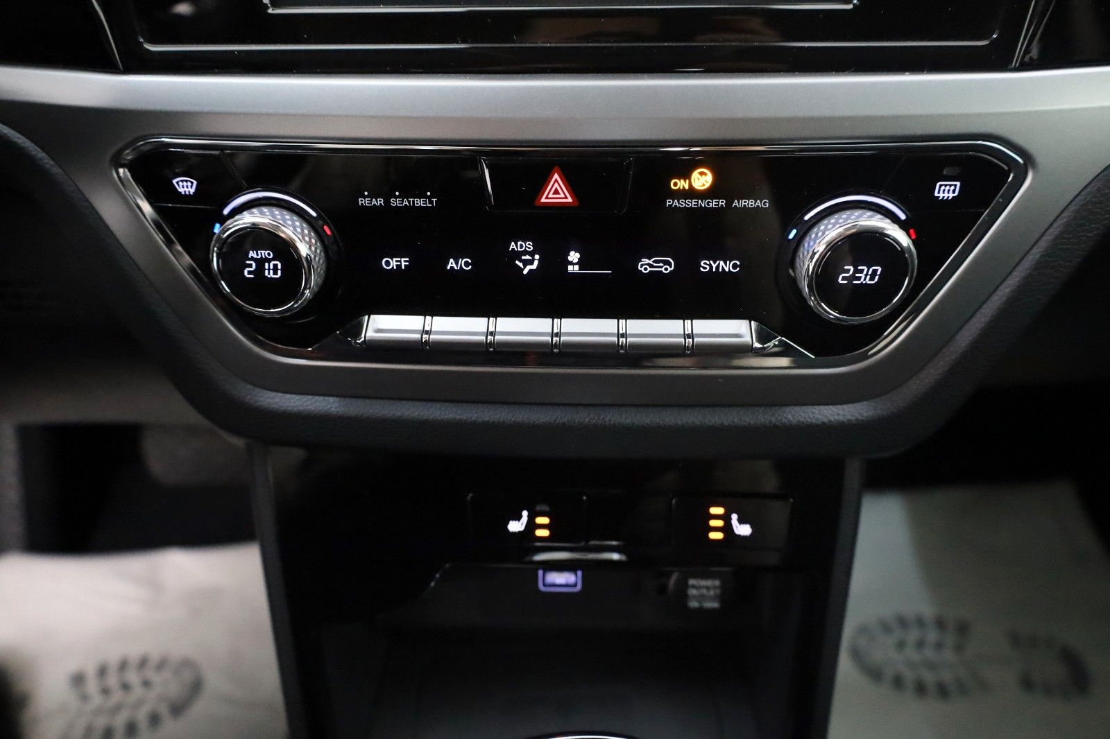 Fahrzeugabbildung Ssangyong Korando 1.5 T-GDI Amber Aut.,Kamera,CarPlay, AHK