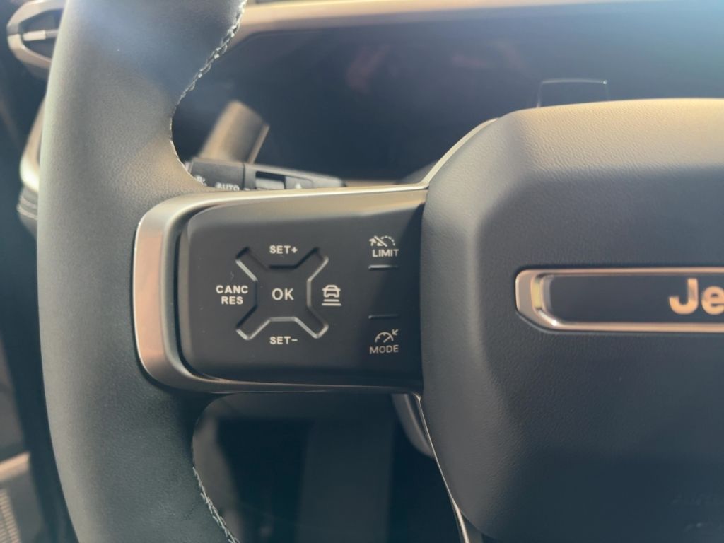 Fahrzeugabbildung Jeep Compass First Edition, LHZ, 360 Grad, Panodach