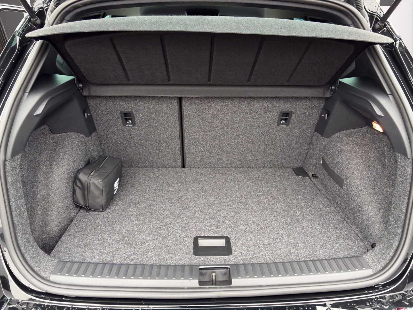 Fahrzeugabbildung SEAT Arona FR 1.0 TSI  DSG LED/ACC/NAVI/AHK