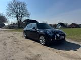 MINI Mini Cooper D 5- Türer Automatik JCW 18 Zoll LED