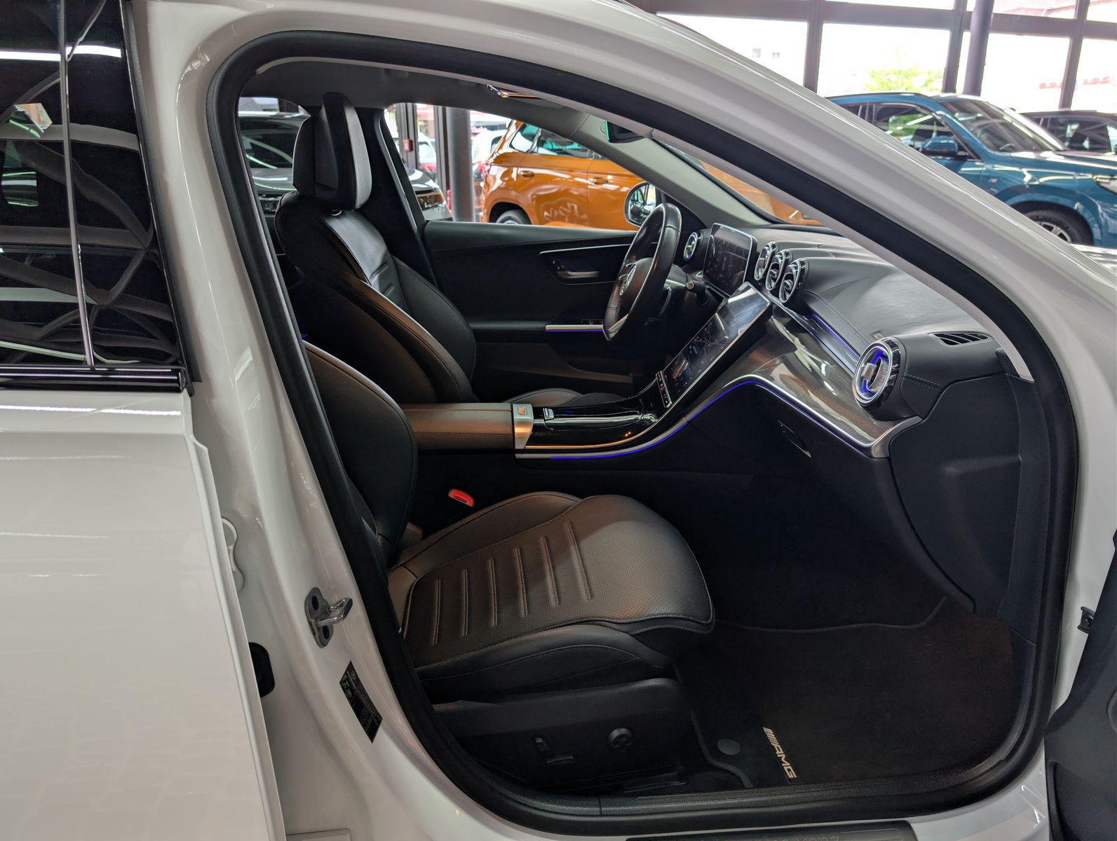 Fahrzeugabbildung Mercedes-Benz C 200 d T 2xAMG NIGHT AHK ACC SOUND MBUX+ LEDER