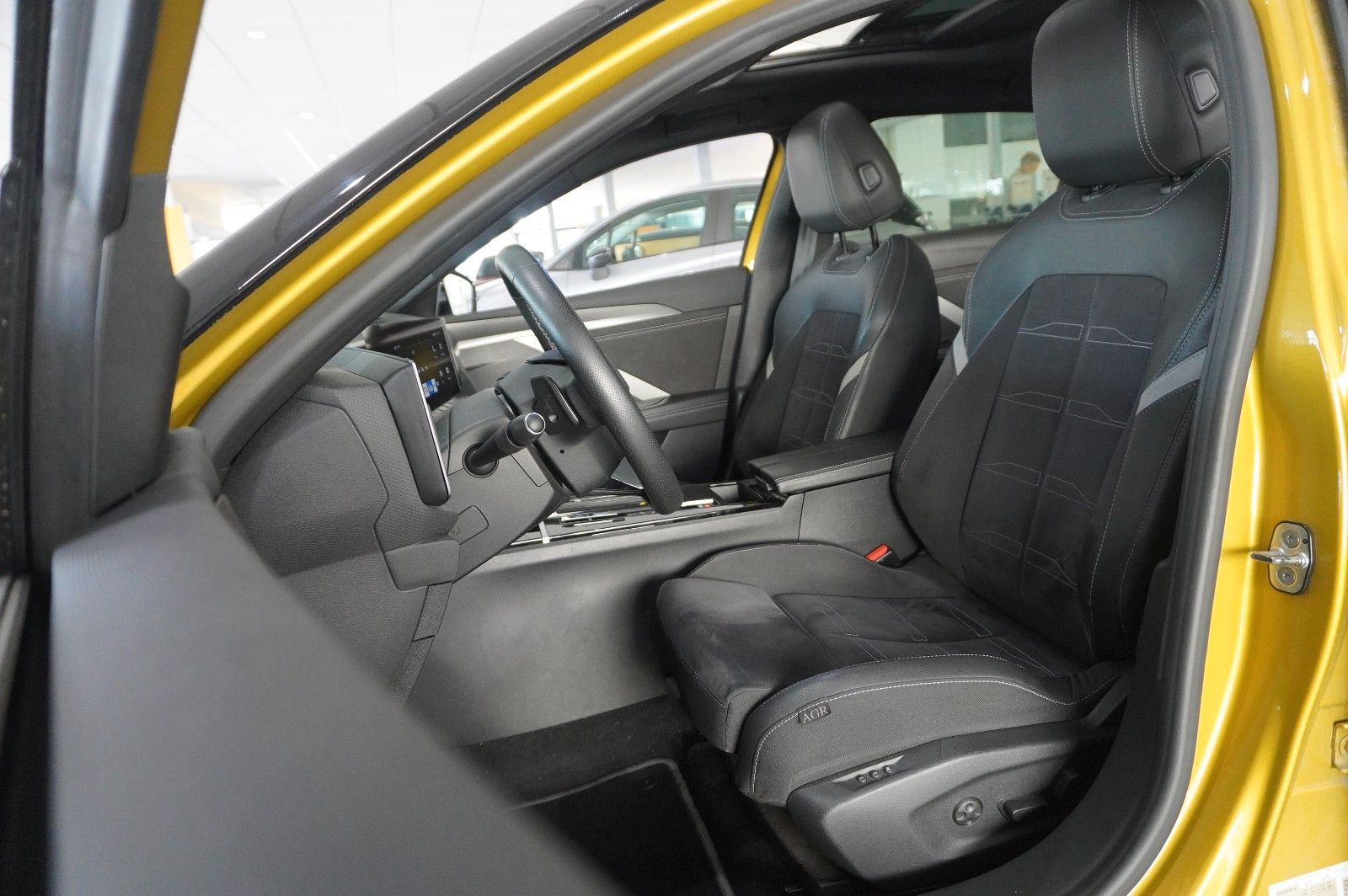 Fahrzeugabbildung Opel Astra L Lim. 1.2T ULTIMATE NAVI/LED/360°/PANO/SH