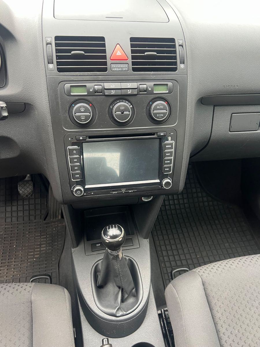 Fahrzeugabbildung Volkswagen Touran 1.6 Conceptline * 7.SITZER *KAMERA *