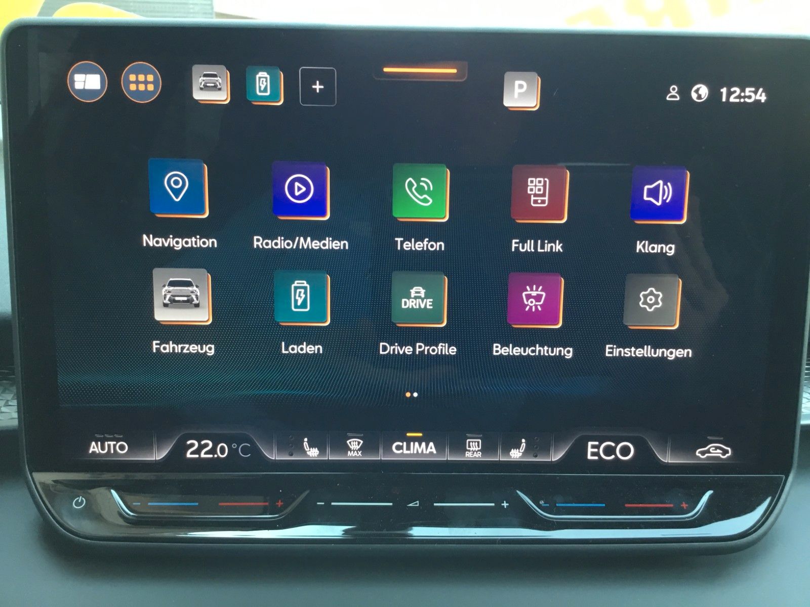 Fahrzeugabbildung CUPRA Terramar 1.5 e-HYBRID DSG+AHK+Kessy+Navi+18"