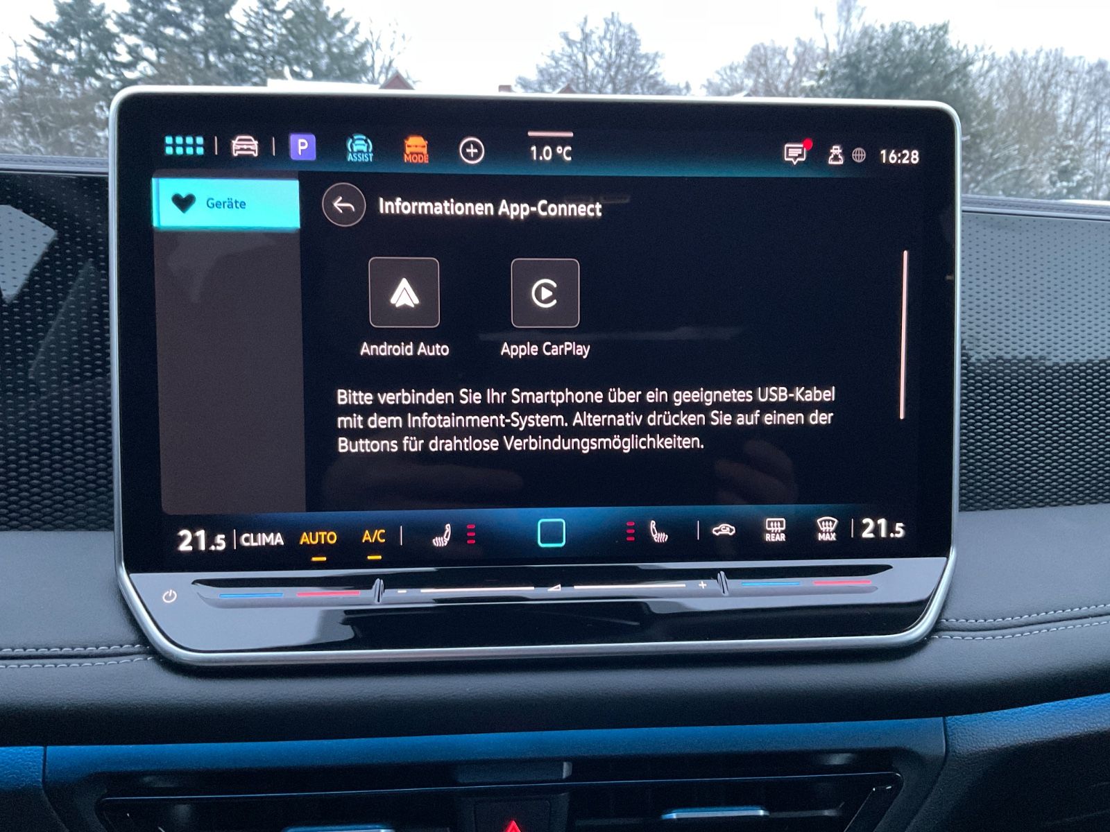 Fahrzeugabbildung Volkswagen Tiguan 1.5 eTSI DSG Life,Kamera,ACC,LED