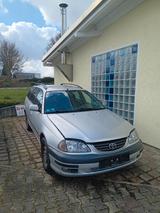 Toyota Avensis Kombi 1400 Euro - Toyota Avensis aus 2000