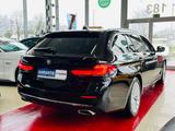 BMW 520d xDrive Touring Luxury Line|1.HAND|PANORAMA| - BMW 520 in Duisburg