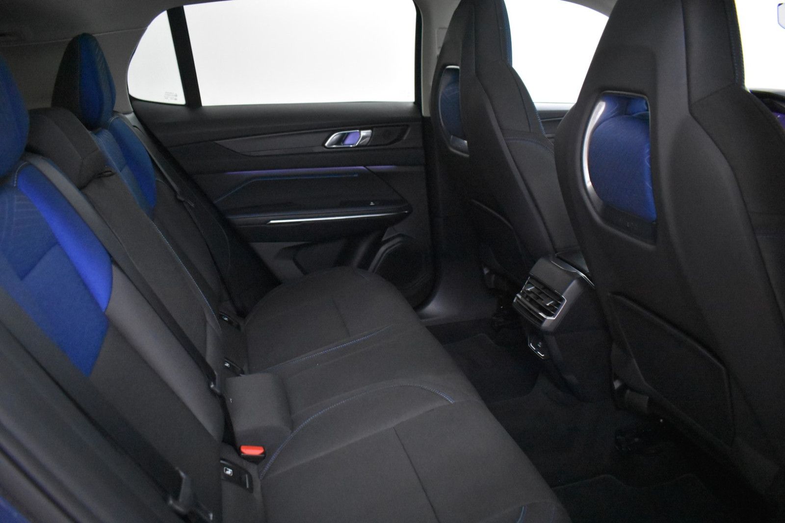 LYNC AND CO 01 1.5TD Aut PHEV PANO+MEMO+NAVI+LED+SHZ+ACC+360 - Image 20