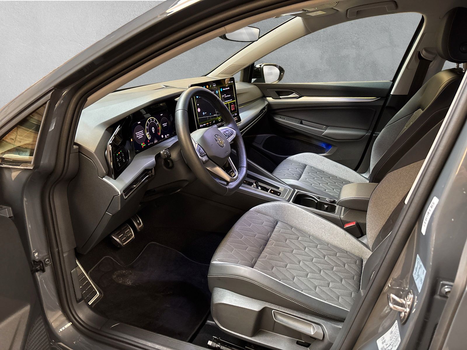 Fahrzeugabbildung Volkswagen Golf Variant 1.5 eTSI Goal AHK ACC Kamera