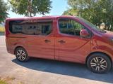 Renault Trafic Spaceclass dCi 2,0 / 150 PS Automatik - rote Renault Trafic