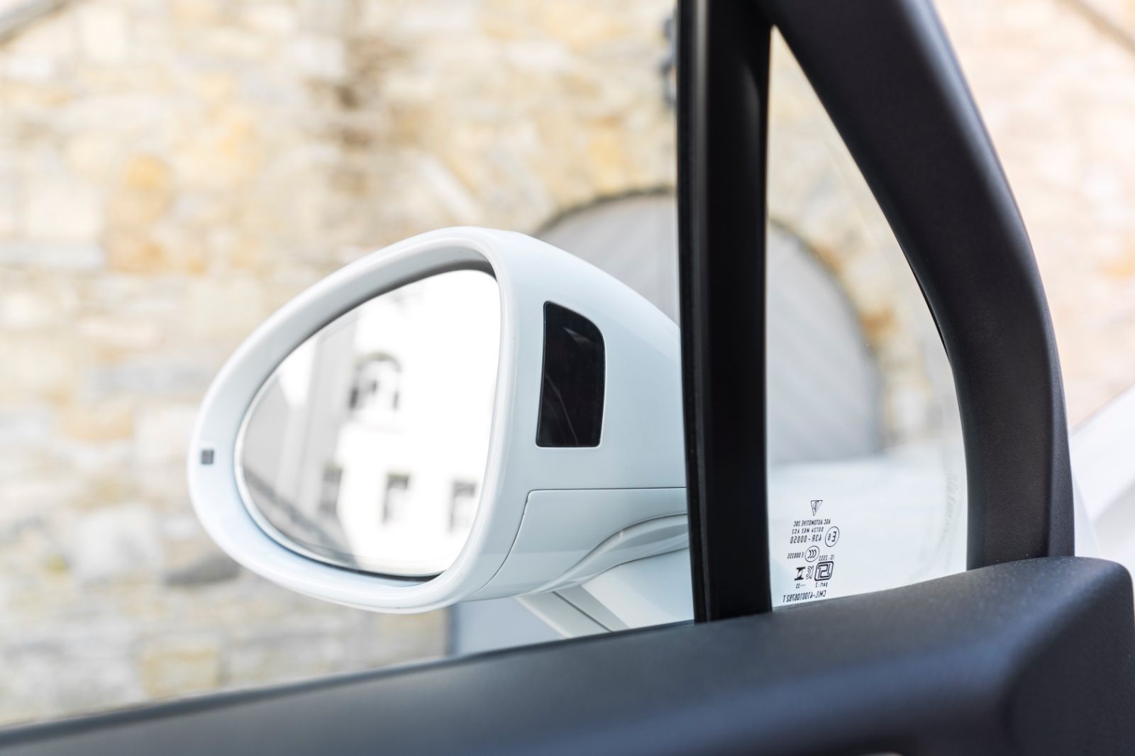 Fahrzeugabbildung Porsche Macan PASM CHRONO LED CARPLAY PANO 360° BOSE PDC