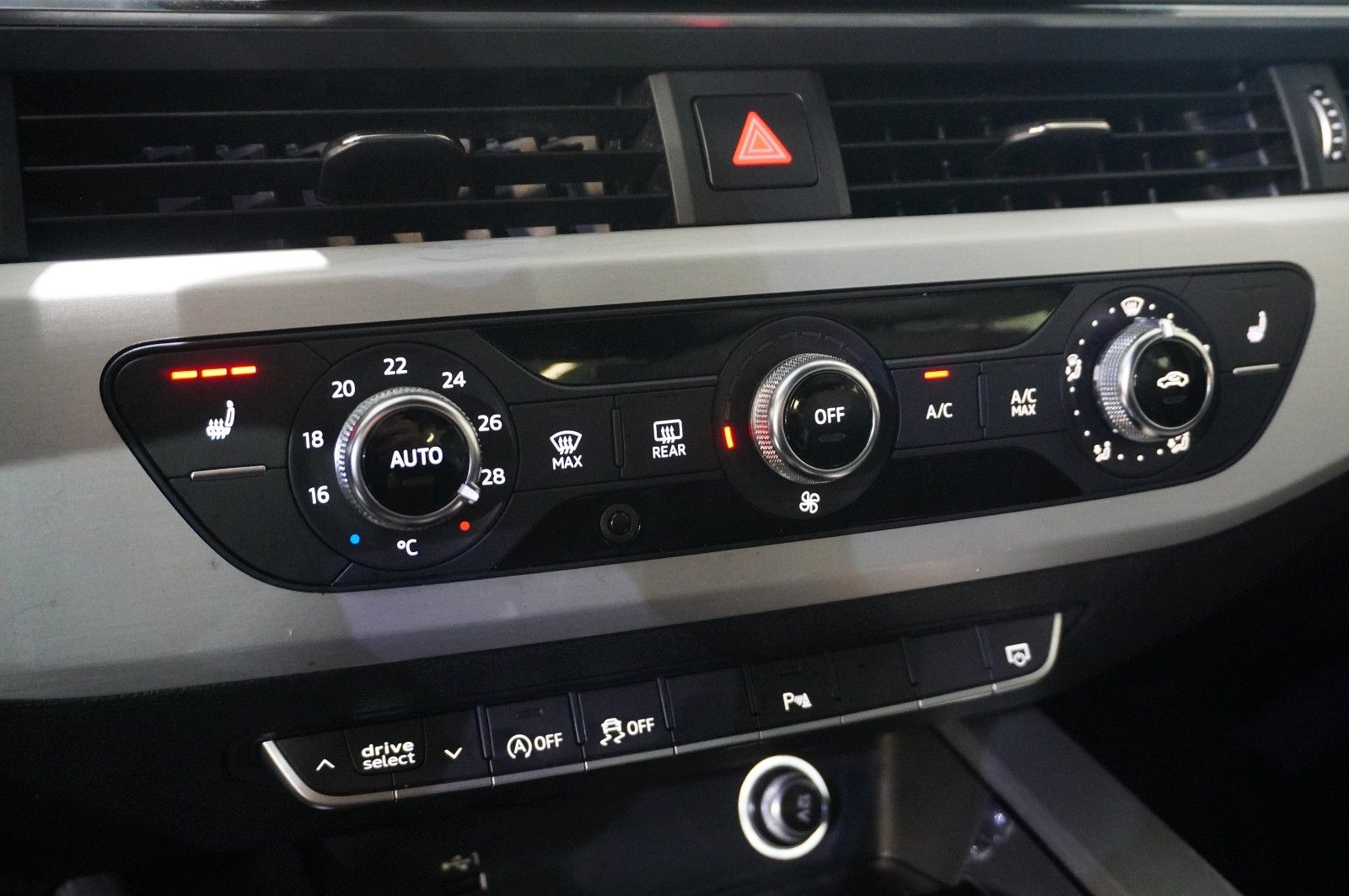 Fahrzeugabbildung Audi A5 Sportback 45 TFSI QUATTRO S-LINE NAVI/MATRIX