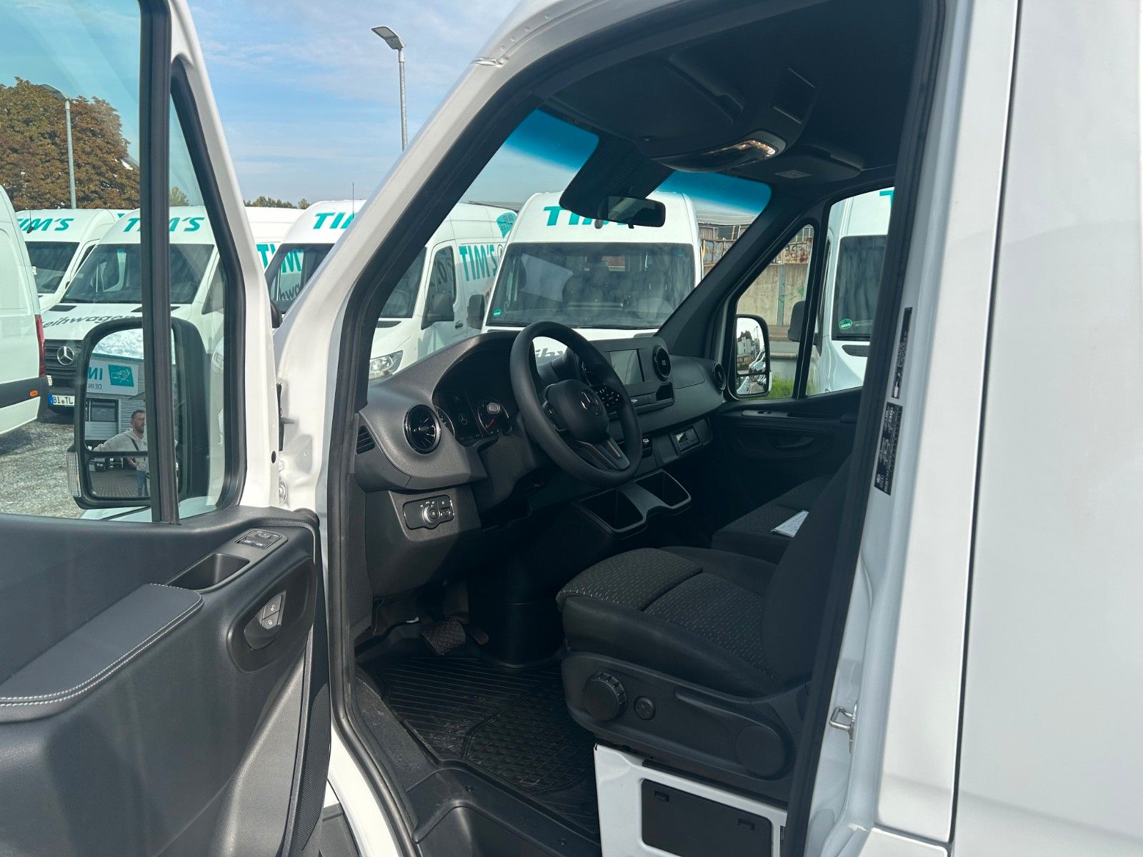 Fahrzeugabbildung Mercedes-Benz Sprinter III  317 CDI Tourer RWD