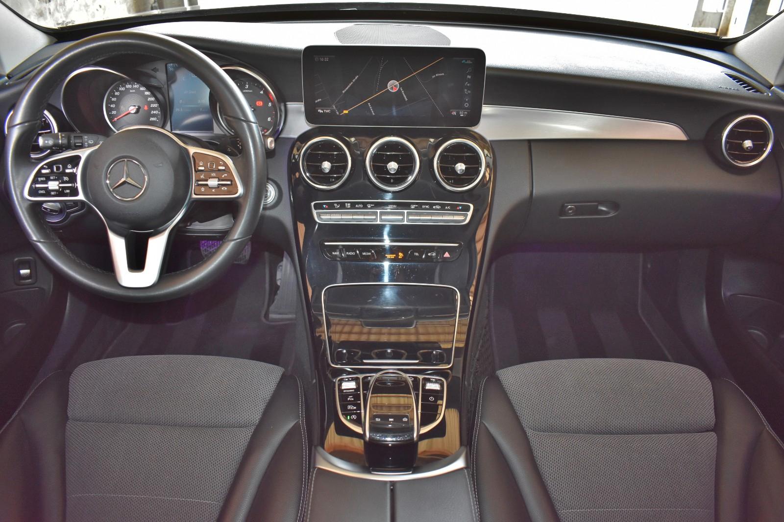 Mercedes-Benz C 220d AVANTGARDE MULTIBEAM NAVI KAMERA S.HEFT