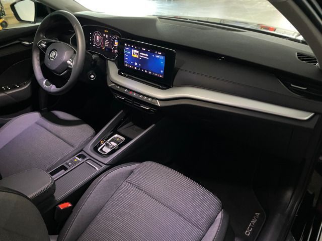 Octavia IV Combi Selection 1.5 eTSI DSG Facelift