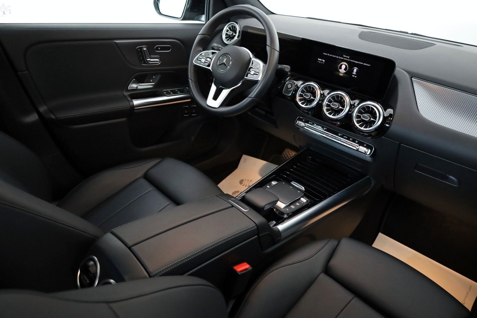 Fahrzeugabbildung Mercedes-Benz GLA 250 e, Progressive,Leder,Panorama,LED,Kamera