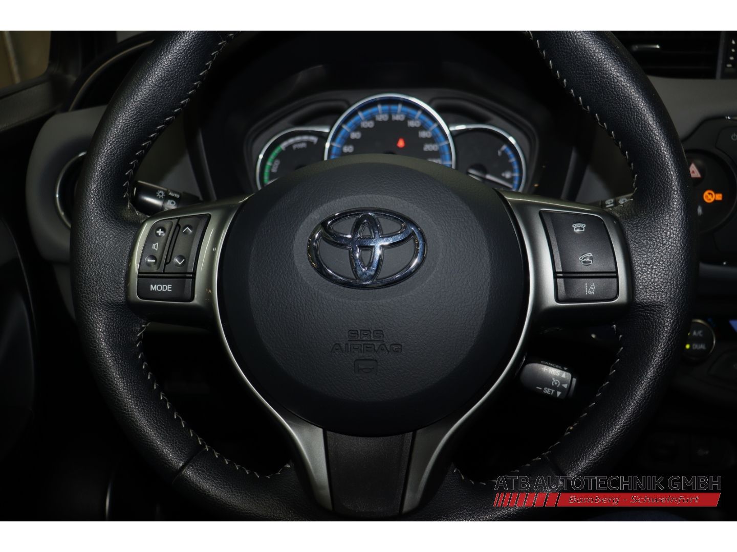 Fahrzeugabbildung Toyota Yaris Edition-S Hybrid 1.5l VVT-i SHZ 2-Zonen-Kl