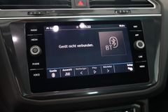 VW Tiguan 2.0 TDI Highline R-Line 4Motion | Pano VW Tiguan 2.0 TDI Highline R-Line 4Motion | Pano