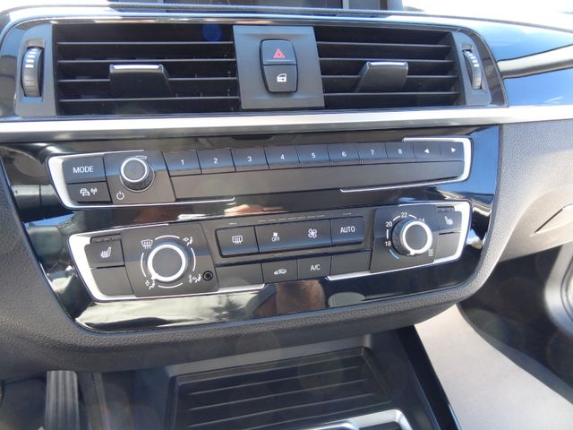 Fahrzeugabbildung BMW 118i/1.Hand/18-Zoll/PDC/57TKM/SitzH/Top-Zustand/