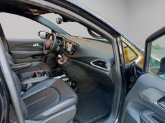 CHRYSLER Pacifica Select 2025 Carplay, Vollleder, Kamera