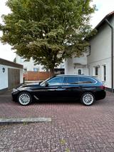 BMW 530i Touring Luxury Line  - BMW 530 Gebrauchtwagen in Nürnberg