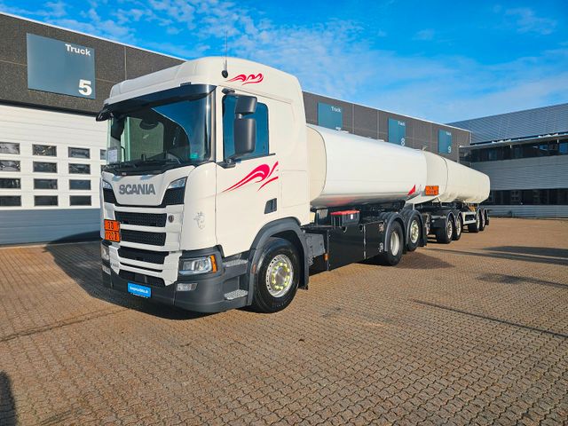 Scania R500 6x2/4 with trailer