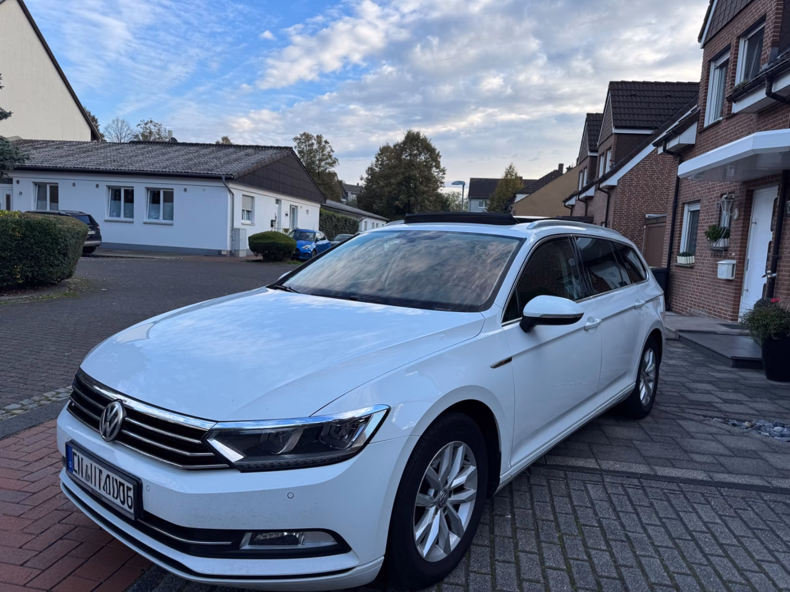 Volkswagen Passat 2015 — rear view