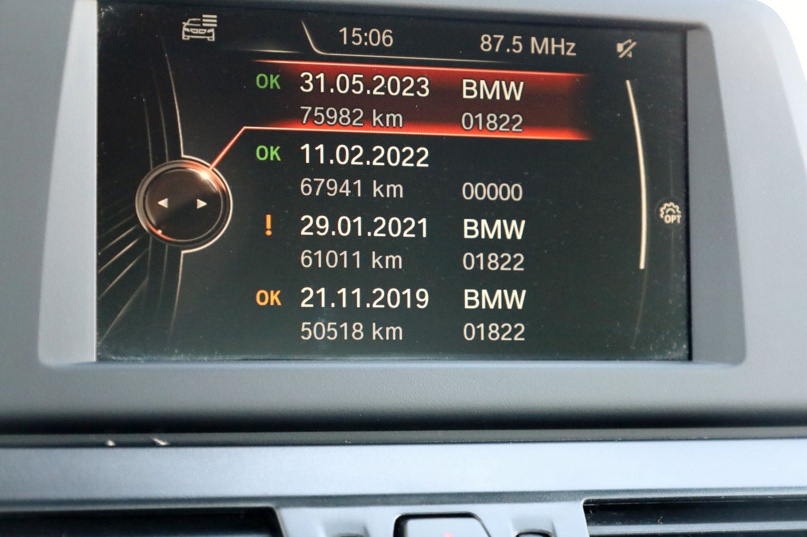 Fahrzeugabbildung BMW 218dA Active Tourer  Navi,LED,SH,PDC,SR+WR