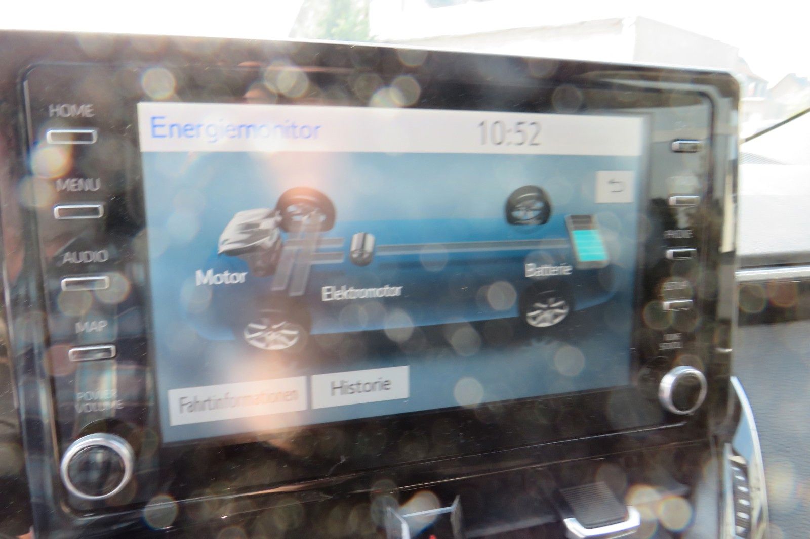 Fahrzeugabbildung Toyota Corolla Touring Sports Hybrid NAVI PDC SITZH. 1H