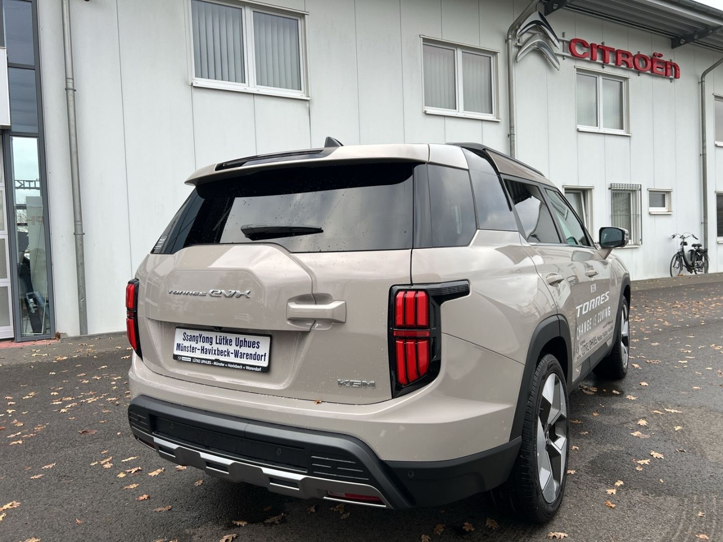 Fahrzeugabbildung KGM Torres EVX 207 PS Titanium A T 2WD Leder met.