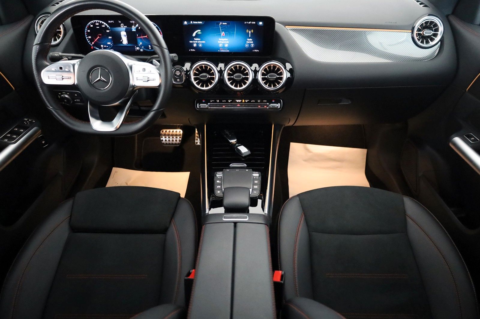 Fahrzeugabbildung Mercedes-Benz GLA 220d 4M, AMG line,T.Leder,Navi,LED,SH,Kamera