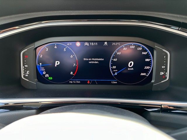 Fahrzeugabbildung Volkswagen T-Roc 1.5TSI DSG R-Line LED+SHZ+GJR+NAV+APP