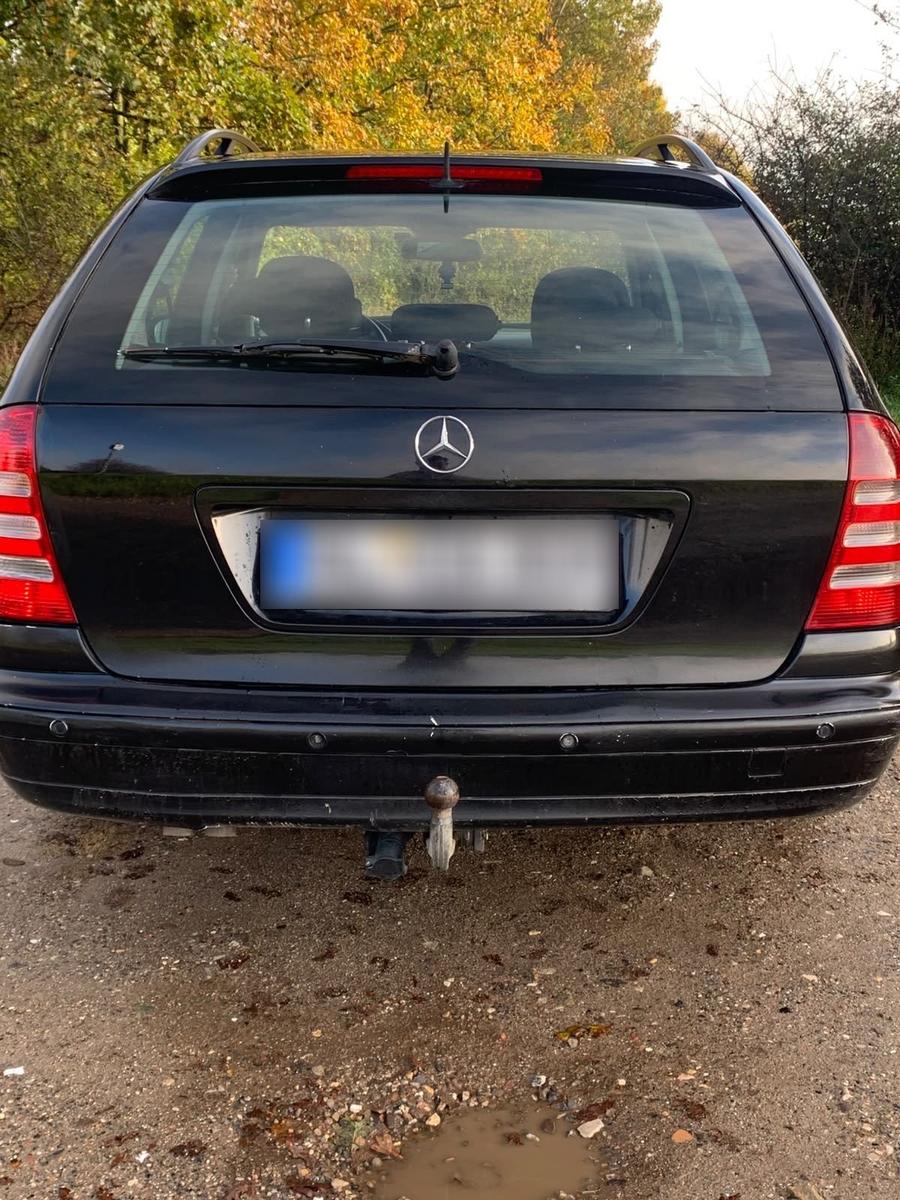 Mercedes-Benz 220 2006 — engine 150 HP (110kW)