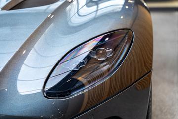 2019 Aston Martin DBS — миниатюра 12