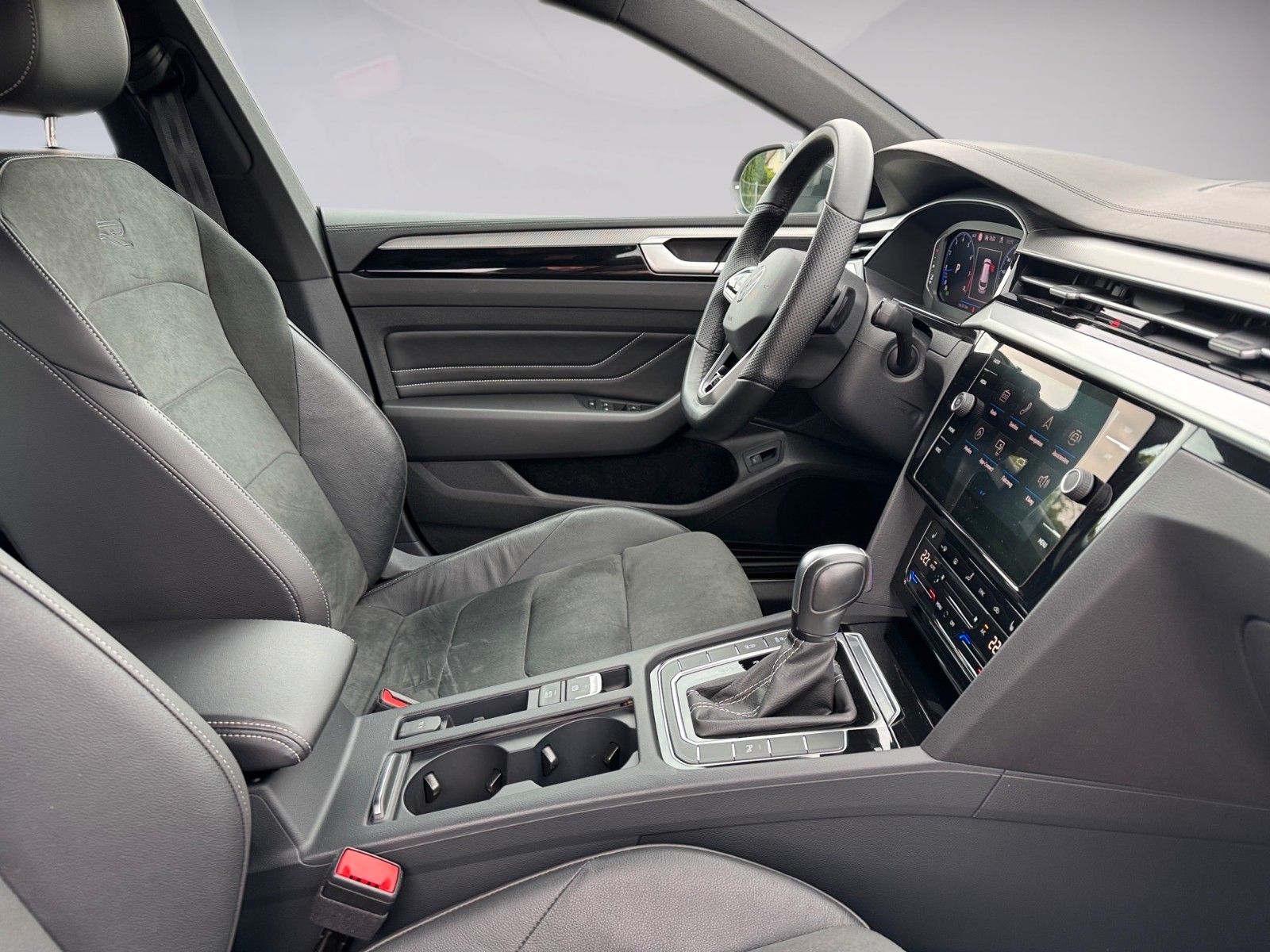 Fahrzeugabbildung Volkswagen Arteon Shooting Brake R-Line 2.0 TSI