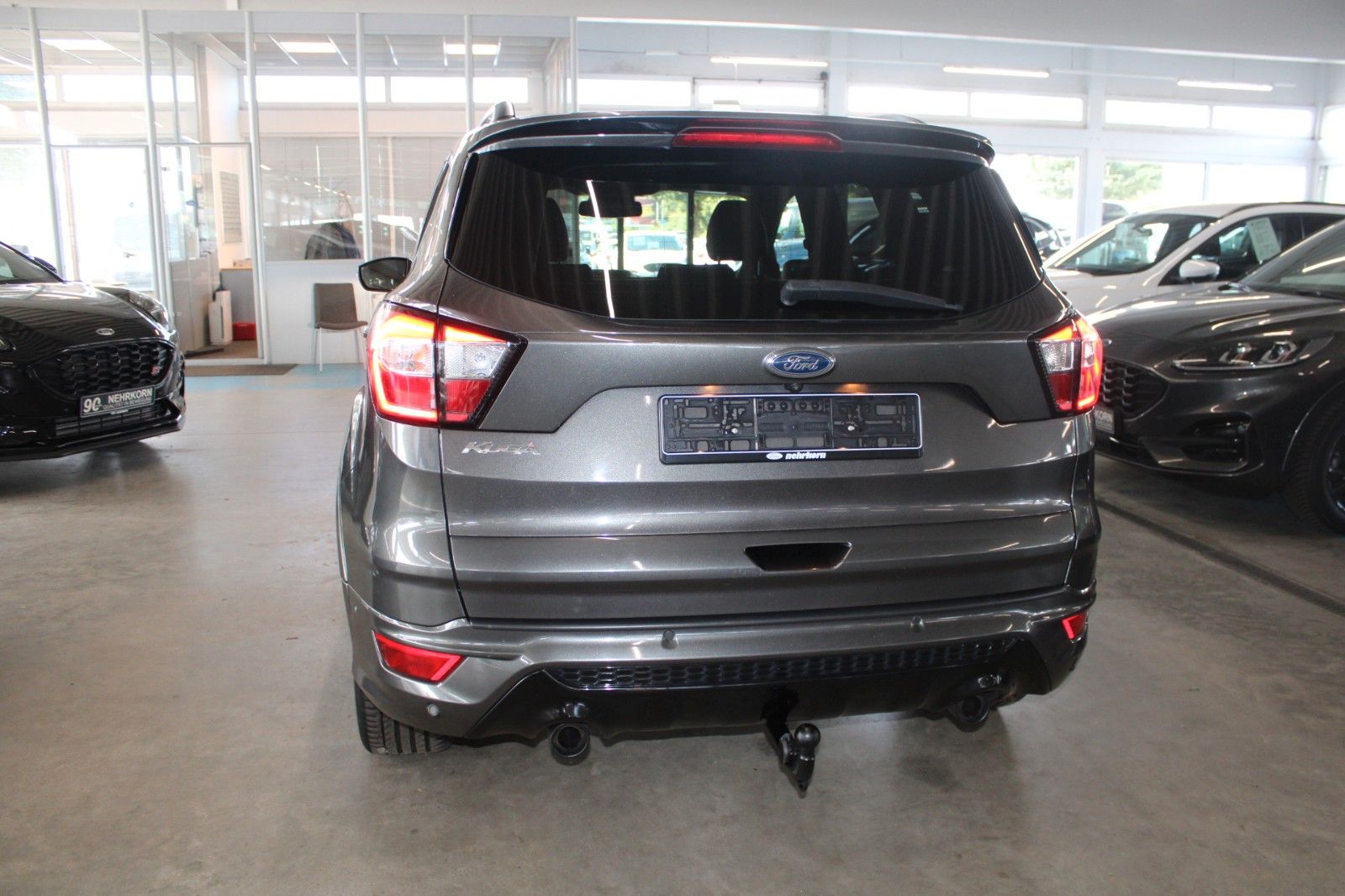 Fahrzeugabbildung Ford Kuga ST-Line Aut. 4x4 PANO CAM Xenon WinterPak.
