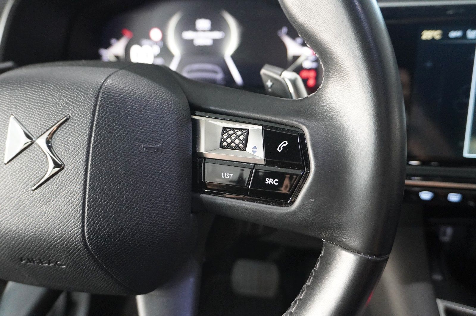 Fahrzeugabbildung DS Automobiles DS7 (Crossback) 1.5D BASTILLE+ NAVI/LED/360°/DAB