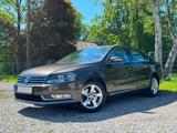 Volkswagen Passat Lim. Aut. NUR72tkm|NAVI*KLIMA*SHZ*PDC* - Volkswagen Passat aus 2012