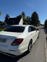 Mercedes-Benz E300d / Frisch TüV / 1 J. Jungesterne Garantie - : Junge