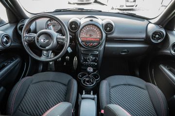 Fahrzeugabbildung MINI Cooper S Countryman|PANO|CHILI
