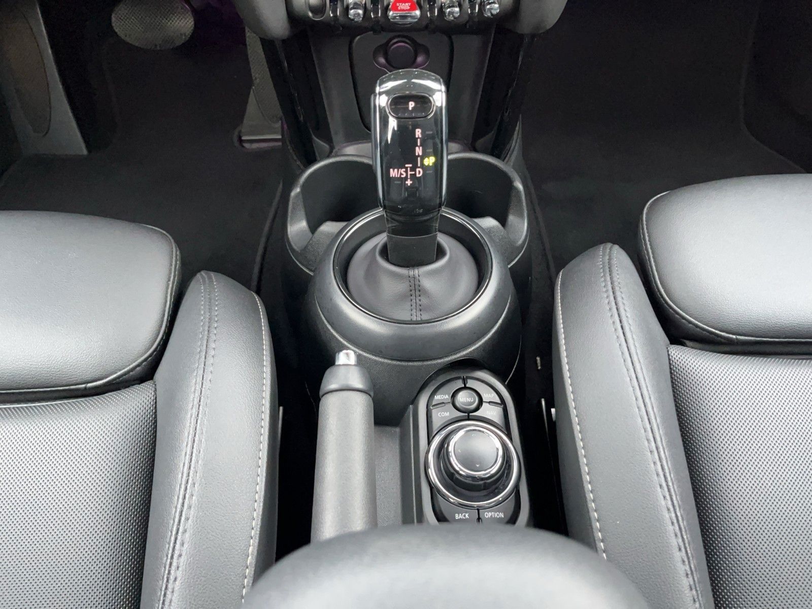 Fahrzeugabbildung MINI COOPER 5-trg.*Keyless*Navi*PDC*Aktionsangebot