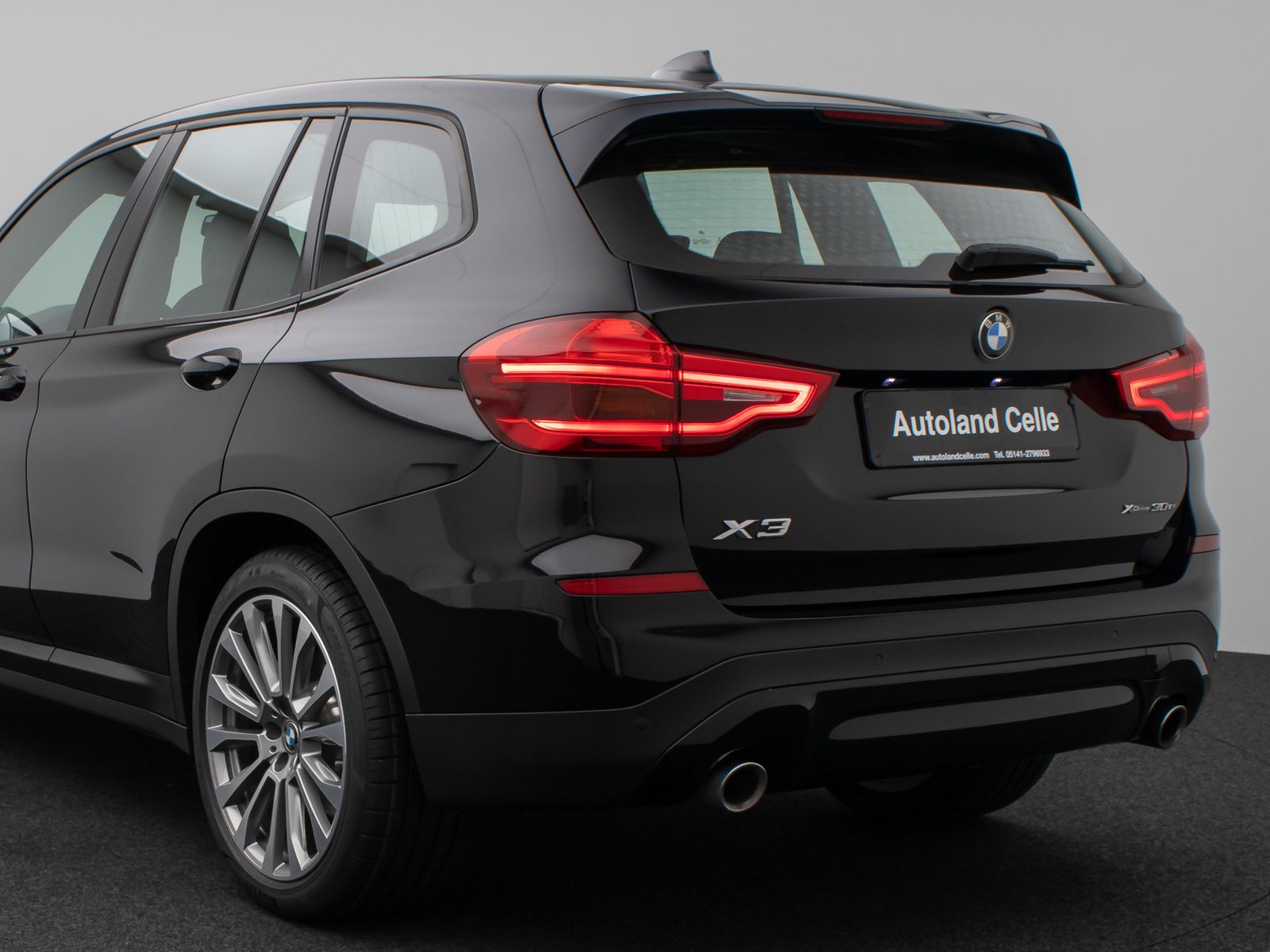 Fahrzeugabbildung BMW X3 xD30e Panorama DAB HiFi Leder M Sport 20Zoll